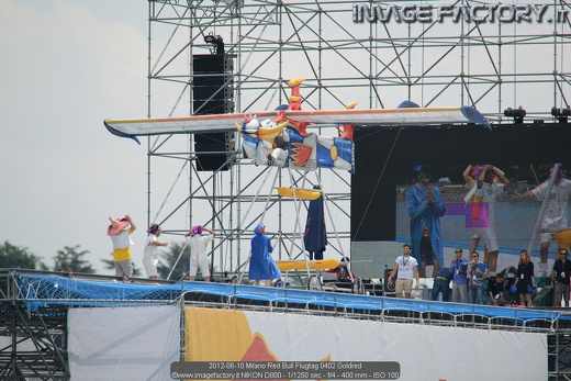 2012-06-10 Milano Red Bull Flugtag 0402 Goldred